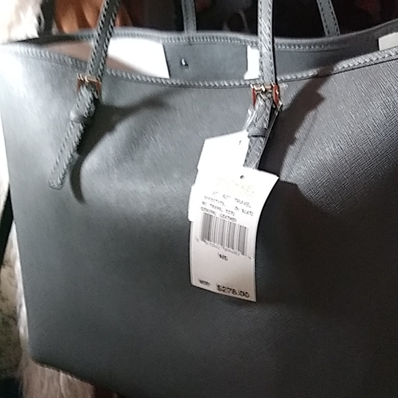 BNWT Michael Kors Jet Set Saffiano Leather Tote - Picture 5 of 6